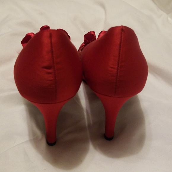 The touch of nina red heels. - Picture 4 of 6
